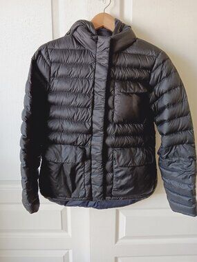 Athleta Women's Black/Navy Reversible Pulse Down Jacket Size S